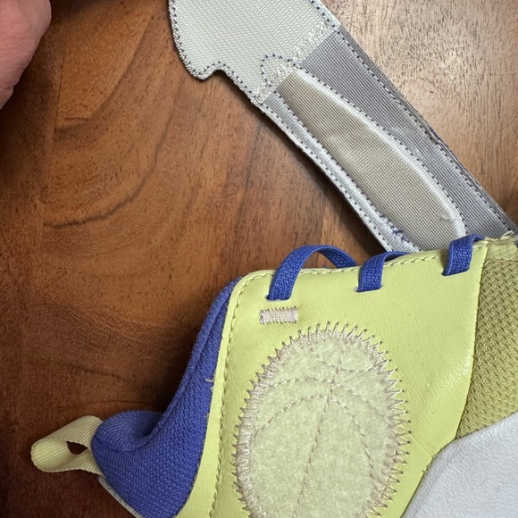 Nike Sneakers in Yellow and Blue - Picture 6 of 7